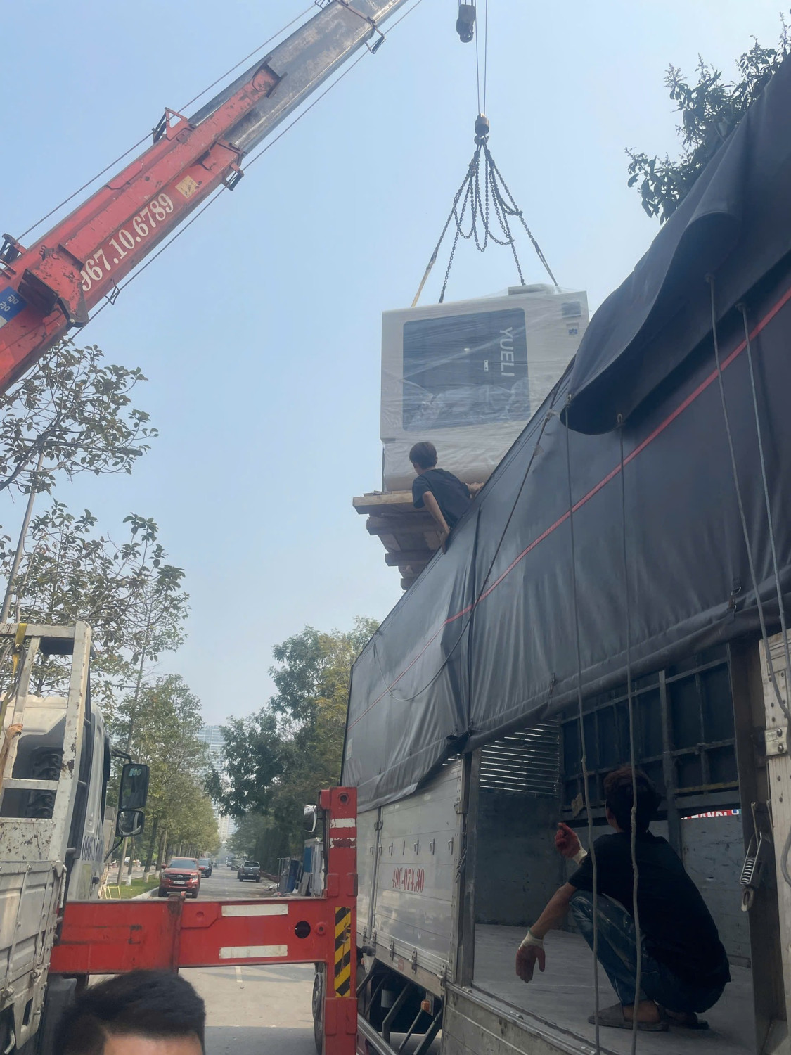 Xe chở hàng công trình và máy móc