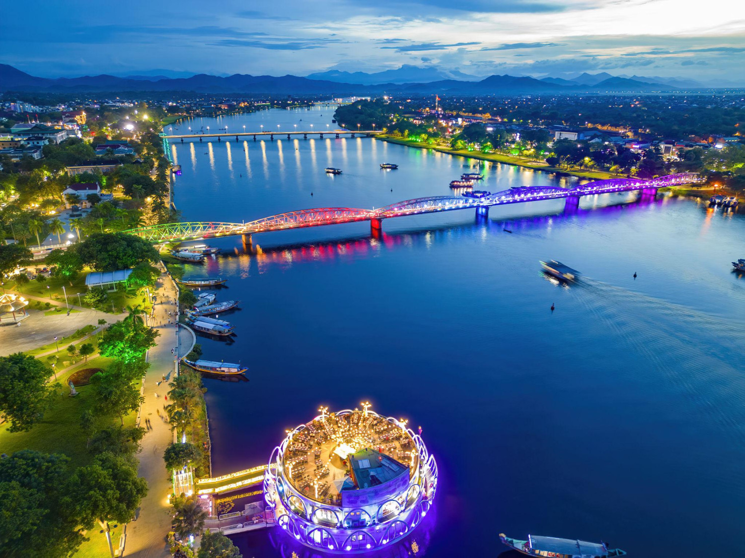 Vận chuyển hàng đi Bình Dương từ TP.HCM